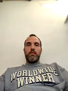 Snapshot of leon3875 chatting on November 3, 3:46 pm leon3875 online show from November 3, 3:46 pm