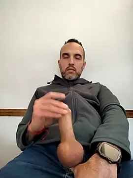 Snapshot of leon3875 chatting on November 21, 3:22 pm leon3875 online show from November 21, 3:22 pm