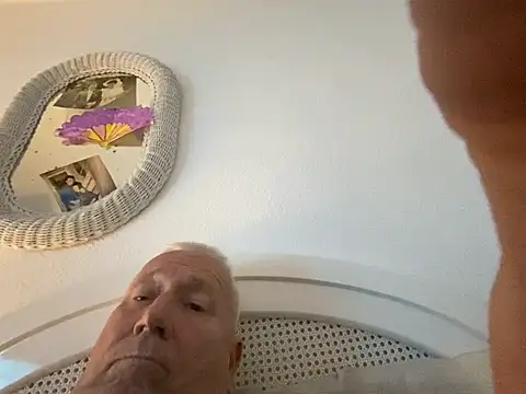 Bossinmidd12 online show from February 23, 10:42 pm