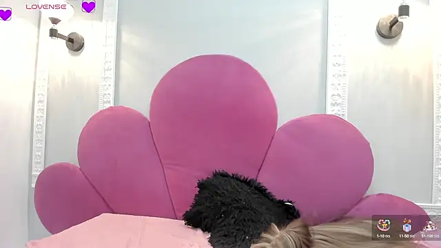 Emasanders online show from December 17, 7:26 pm