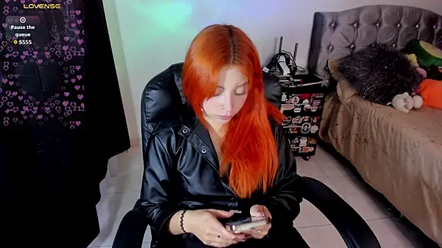 Violetaarey online show from April 30, 8:57 pm
