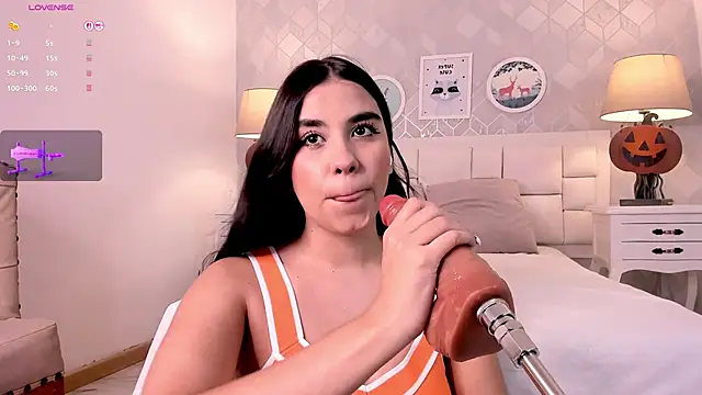 Snapshot of Mara_Betancurt chatting on October 29, 11:06 pm Mara Betancurt online show from October 29, 11:06 pm