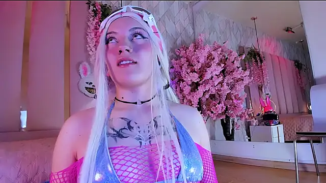 Broklinwhite  online show from January 9, 1:58 pm