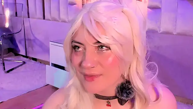 Broklinwhite  online show from February 24, 2:59 pm