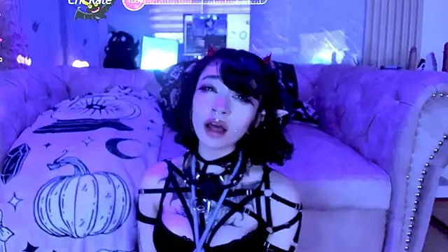 zephirahabney online show from January 30, 8:10 pm