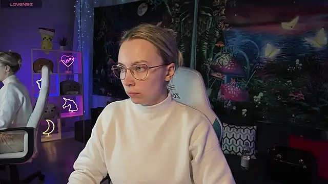 TiffanyBatson online show from March 20, 8:31 am