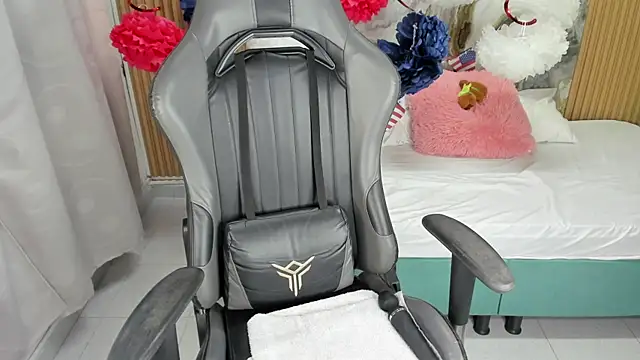 Lili 16 online show from September 18, 11:12 am