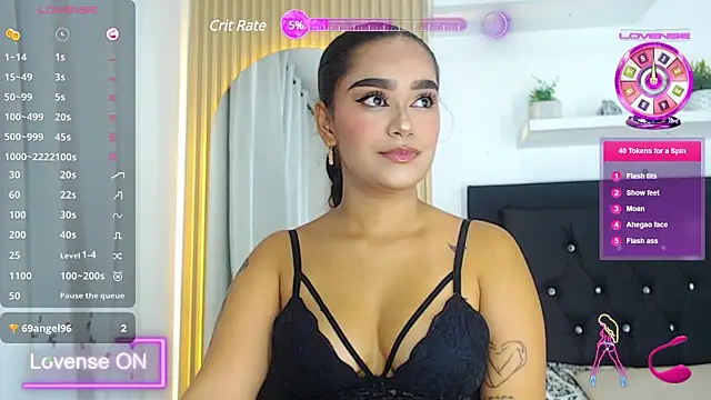 Snapshot of coraline_v chatting on March 20, 3:56 am coraline v online show from March 20, 3:56 am