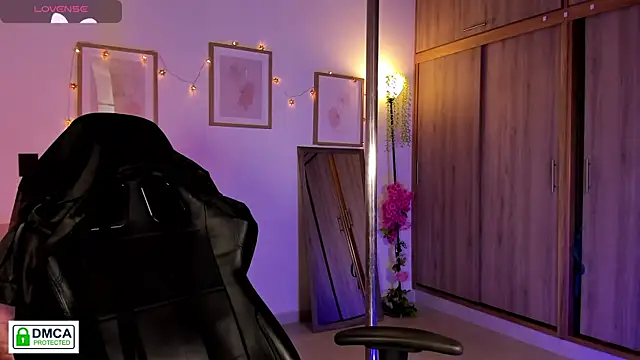 Lilabril online show from March 15, 2:45 pm