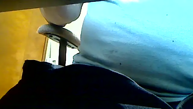 Snapshot of markluvskitty chatting on October 15, 12:49 pm markluvskitty online show from October 15, 12:49 pm