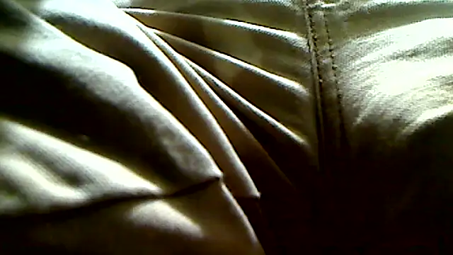 Snapshot of markluvskitty chatting on October 21, 12:39 pm markluvskitty online show from October 21, 12:39 pm