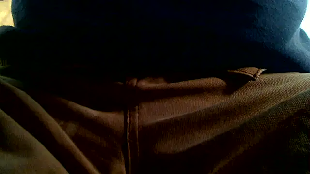 Snapshot of markluvskitty chatting on October 23, 1:10 pm markluvskitty online show from October 23, 1:10 pm