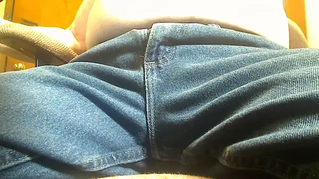 markluvskitty online show from July 29, 1:31 pm