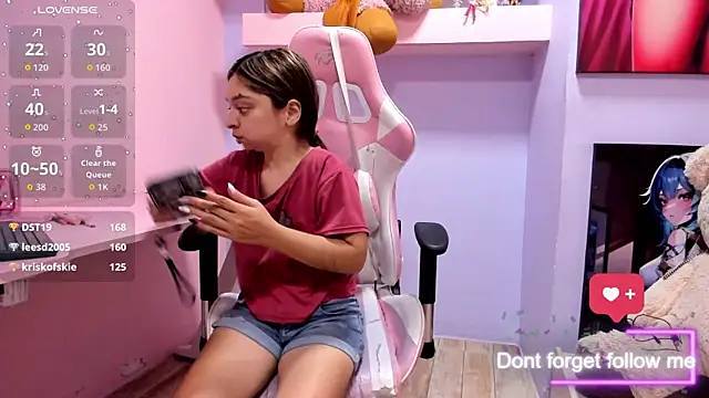 Snapshot of CharlotteMuller chatting on July 25, 8:28 pm CharlotteMuller online show from July 25, 8:28 pm