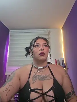Snapshot of Alexa_Slavehot777 chatting on November 24, 8:19 pm Alexa Slavehot777 online show from November 24, 8:19 pm