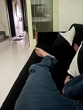 Snapshot of HeftyTheory7 chatting on November 6, 9:21 am HeftyTheory7 online show from November 6, 9:21 am