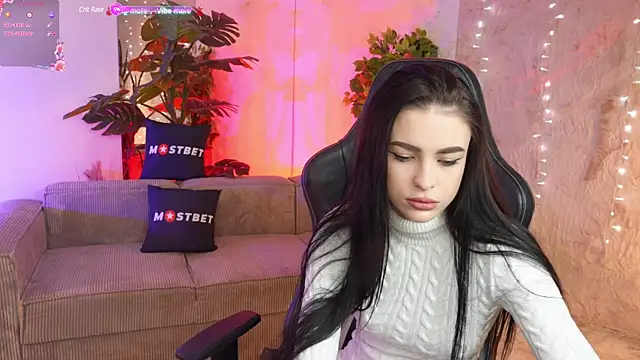 Snapshot of Tina_Breeze chatting on December 6, 7:43 am Tina Breeze online show from December 6, 7:43 am