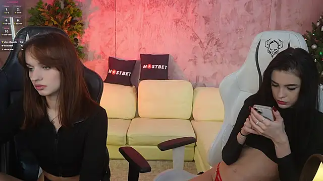 Snapshot of Tina_Breeze chatting on December 10, 11:43 am Tina Breeze online show from December 10, 11:43 am