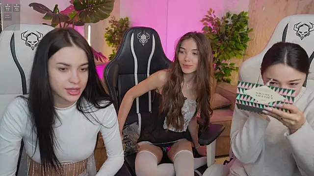 Snapshot of Tina_Breeze chatting on February 8, 11:55 am Tina Breeze online show from February 8, 11:55 am