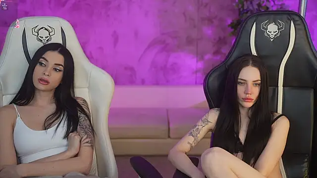 Snapshot of Tina_Breeze chatting on February 19, 2:34 pm Tina Breeze online show from February 19, 2:34 pm