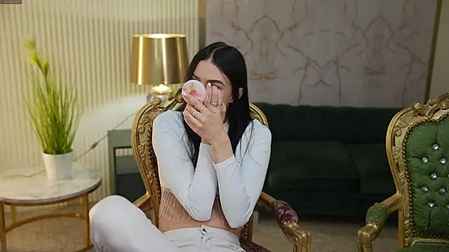 Snapshot of Tina_Breeze chatting on March 21, 7:44 am Tina Breeze online show from March 21, 7:44 am