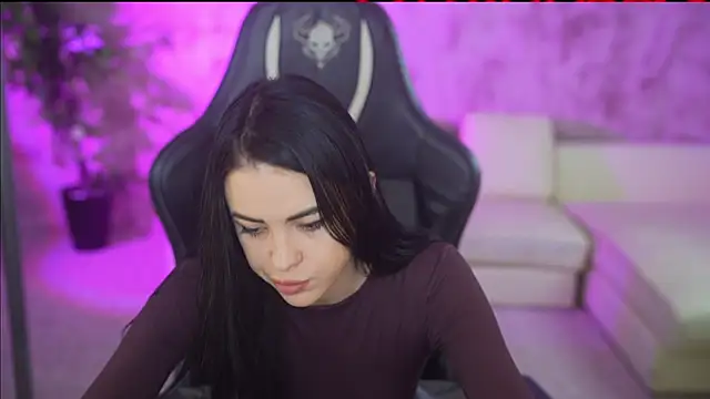 Snapshot of Tina_Breeze chatting on November 24, 8:47 am Tina Breeze online show from November 24, 8:47 am