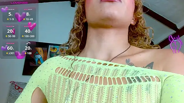 Snapshot of Eva_Hoot chatting on February 24, 1:31 pm Eva Hoot online show from February 24, 1:31 pm