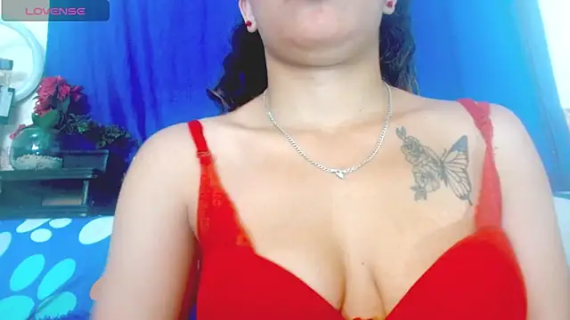 Eva Hoot online show from April 27, 2:26 pm