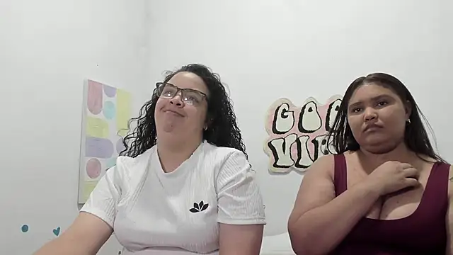 Danielaandximena online show from February 6, 12:04 am