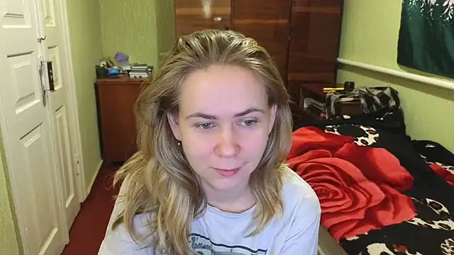 Riley Roo online show from December 13, 6:49 pm