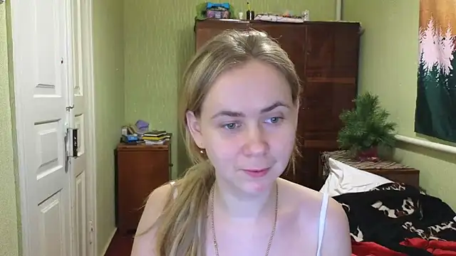 Riley Roo online show from December 18, 8:36 pm