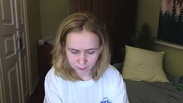 Riley Roo online show from December 31, 3:31 pm