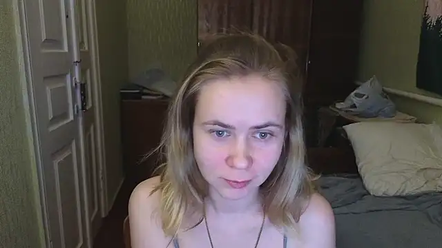 Riley Roo online show from February 9, 5:22 pm