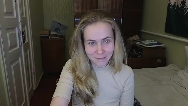 Riley Roo online show from March 14, 6:18 pm