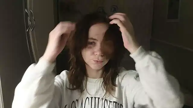 Riley Roo online show from November 25, 4:40 pm