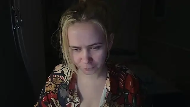 Riley Roo online show from February 11, 5:07 pm