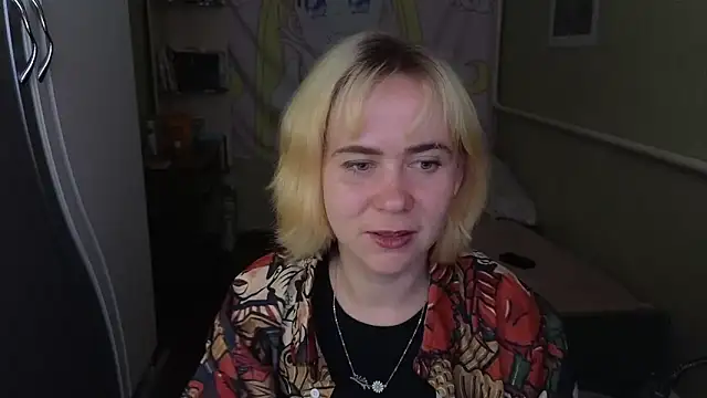 Snapshot of Riley_Roo chatting on April 7, 8:37 am Riley Roo online show from April 7, 8:37 am