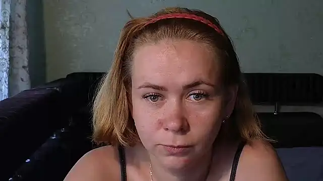 Snapshot of Riley_Roo chatting on June 30, 7:31 am Riley Roo online show from June 30, 7:31 am
