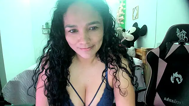 rayza mature 154 online show from October 10, 11:48 pm