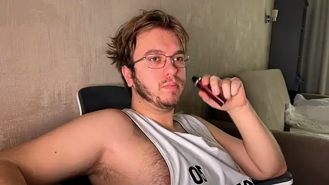 Snapshot of kiopiggy chatting on November 6, 6:47 am kiopiggy online show from November 6, 6:47 am