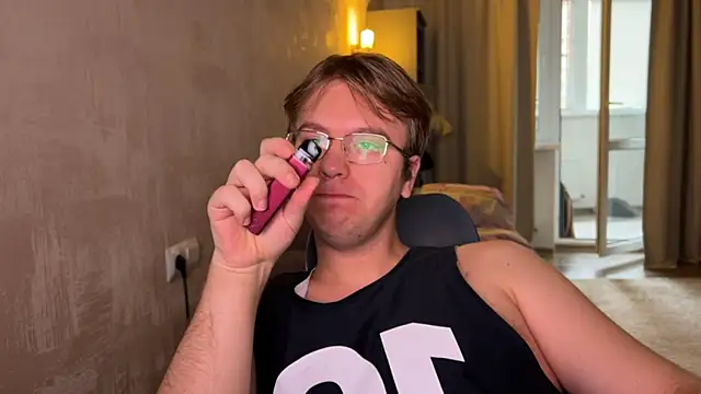 Snapshot of kiopiggy chatting on November 13, 11:31 am kiopiggy online show from November 13, 11:31 am