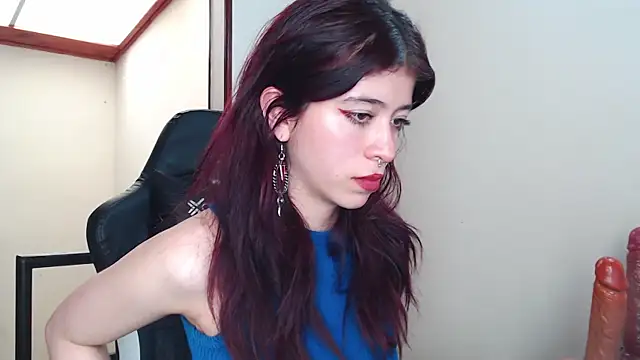 Snapshot of SuzzyyM chatting on January 30, 5:28 pm SuzzyyM online show from January 30, 5:28 pm