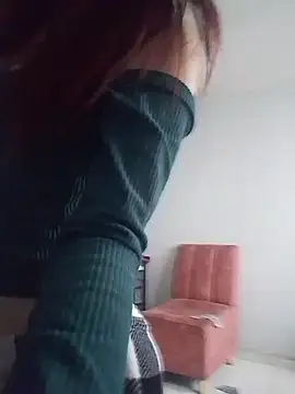 SuzzyyM online show from February 13, 10:17 pm