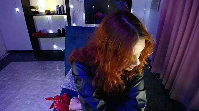 IsaBaileys  online show from February 4, 11:27 pm