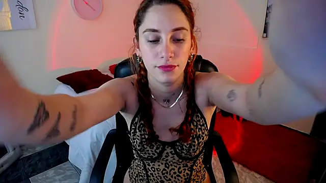 IsaBaileys  online show from February 26, 9:48 pm