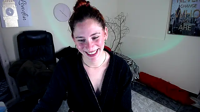 IsaBaileys  online show from March 18, 11:42 pm