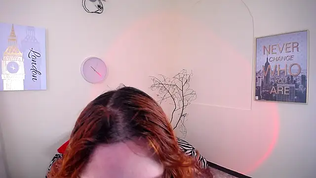 IsaBaileys  online show from March 21, 7:35 pm