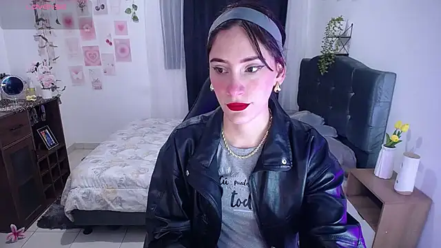 IsaBaileys  online show from July 15, 5:02 am