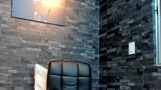 BruceDallas online show from March 16, 1:33 am