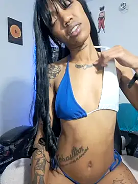 Snapshot of Honey-420- chatting on November 19, 5:29 am Honey-420- online show from November 19, 5:29 am